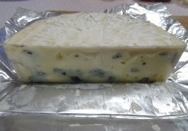 クリームロイヤルブルー　チーズ写真